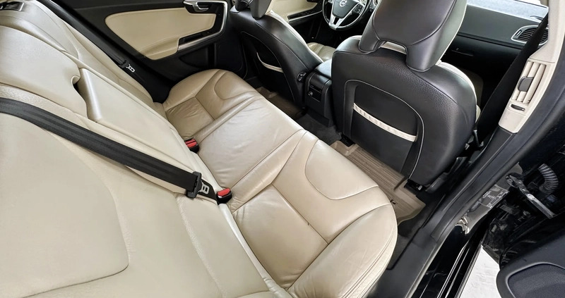 Volvo V60 cena 34900 przebieg: 262000, rok produkcji 2011 z Olsztyn małe 781